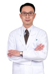 施雅倫